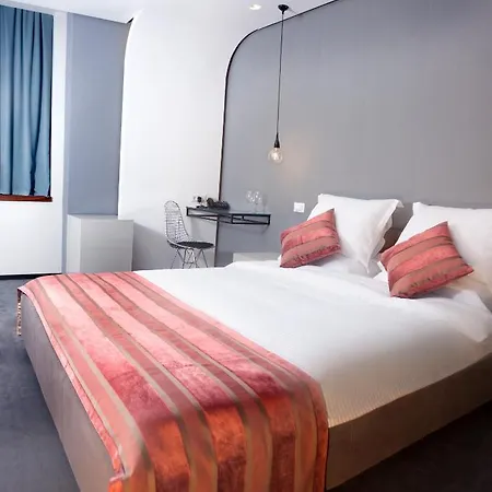Hotel Russia 4*